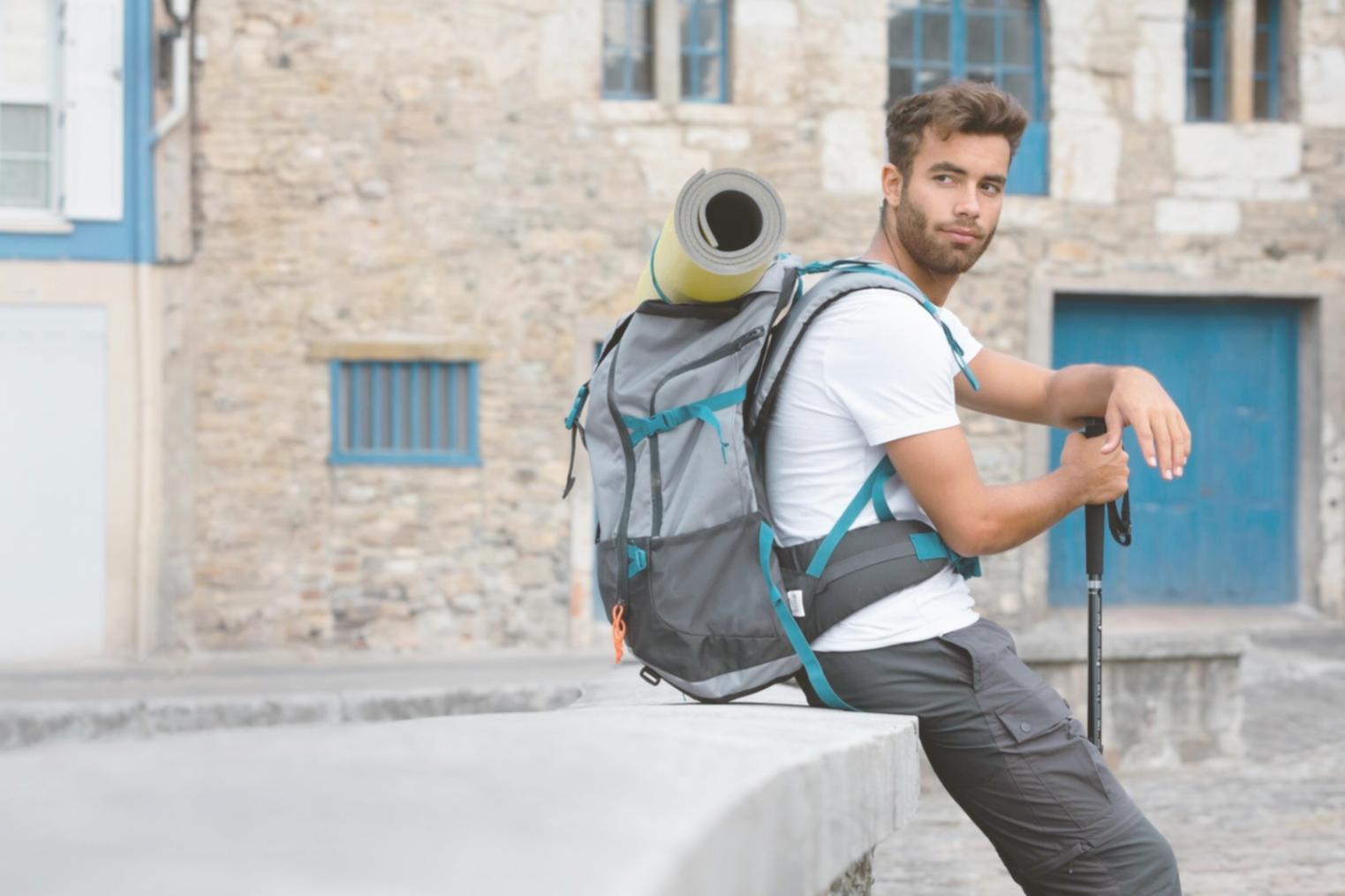 Spazio dedicato alla scrittura delle memorie con documenti e fotografie storiche